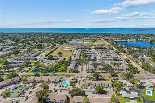 2132 Lakewood Club Dr S, Saint Petersburg, FL 33712 - Photo 37