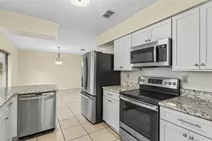 3108 Elderwood Pl, Seffner, FL 33584 - Photo 3