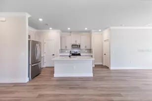 2203 W Lowry Ave, Plant City, FL 33563 - Photo 3