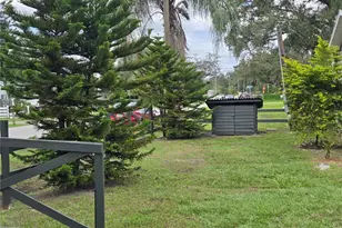 12515 4 Oaks Rd, Tampa, FL 33624 - Photo 9
