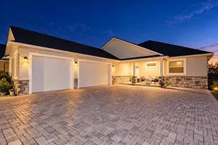 915 Hart Lake Ct, Winter Haven, FL 33884 - Photo 1