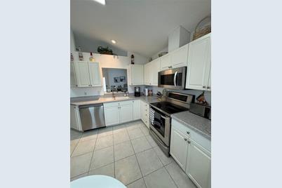 1332 Capri Isles Boulevard, Venice, FL 34292 - Photo 11