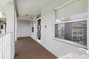 9320 Clubside Cir, Sarasota, FL 34238 - Photo 3