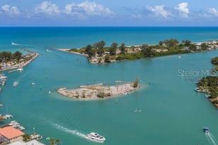 938 E Venice Ave, Venice, FL 34285 - Photo 17