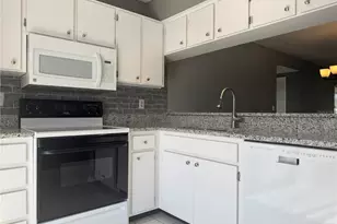 266 Cerromar Way S, Venice, FL 34293 - Photo 9