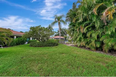 5103 Greencroft Road, Sarasota, FL 34235 - Photo 9