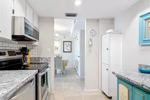 618 Bird Bay Dr S, Venice, FL 34285 - Photo 11