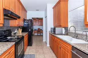 172 Southampton Pl, Venice, FL 34293 - Photo 11