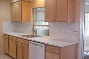 533 Circlewood Dr, Venice, FL 34293 - Photo 3