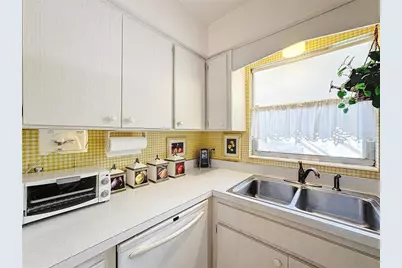 210 Park Boulevard N #129, Venice, FL 34285 - Photo 9