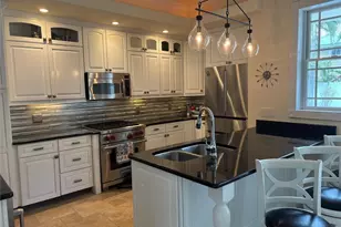 6405 Gulf Dr, Holmes Beach, FL 34217 - Photo 7