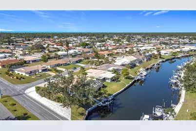 4 Windsor Drive, Englewood, FL 34223 - Photo 9