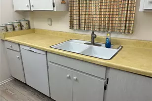 232 St Augustine Ave, Venice, FL 34285 - Photo 5