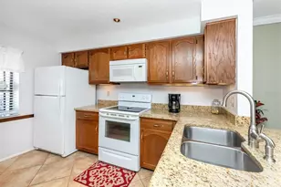 380 3 Lakes Ln, Venice, FL 34285 - Photo 5