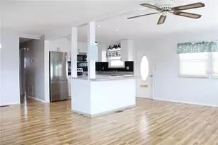 808 S Green Cir, Venice, FL 34285 - Photo 9