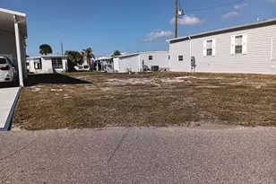 604 N Waterway, Venice, FL 34285 - Photo 1