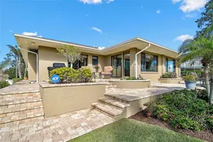 641 Bayshore Rd, Nokomis, FL 34275 - Photo 11