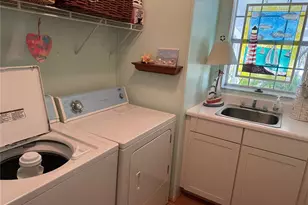 730 Gloriosa Rd, Venice, FL 34293 - Photo 7