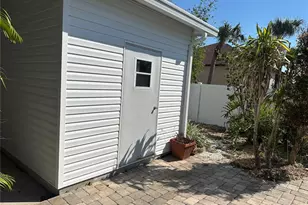 730 Gloriosa Rd, Venice, FL 34293 - Photo 15