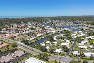 51 Oakwood Dr N, Englewood, FL 34223 - Photo 35