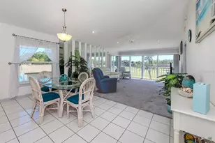 1041 Capri Isles Blvd, Venice, FL 34292 - Photo 5