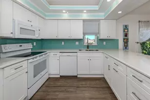 1041 Capri Isles Blvd, Venice, FL 34292 - Photo 13