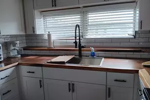 818 Bogie St, Venice, FL 34285 - Photo 5