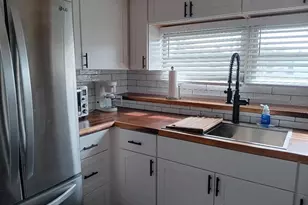 818 Bogie St, Venice, FL 34285 - Photo 5