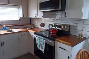 818 Bogie St, Venice, FL 34285 - Photo 3