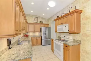 335 Auburn Woods Cir, Venice, FL 34292 - Photo 25