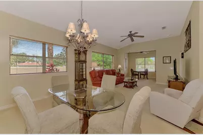 335 Auburn Woods Circle, Venice, FL 34292 - Photo 13