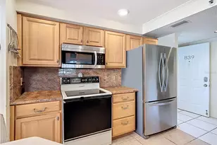 839 Wexford Blvd, Venice, FL 34293 - Photo 9