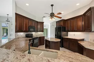 525 Cheval Dr, Venice, FL 34292 - Photo 13