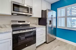 429 Cerromar Ln, Venice, FL 34293 - Photo 11