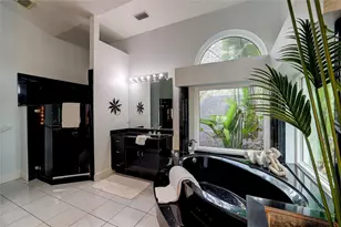 181 S Auburn Rd, Venice, FL 34292 - Photo 33