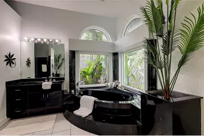 181 S Auburn Road, Venice, FL 34292 - Photo 31