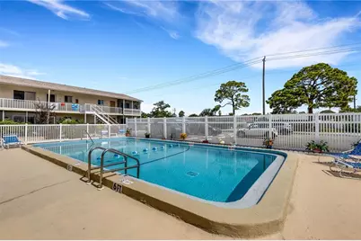 360 Base Avenue E #413, Venice, FL 34285 - Photo 3