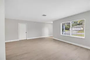 140 Hermes Rd, Venice, FL 34293 - Photo 13