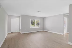 140 Hermes Rd, Venice, FL 34293 - Photo 11