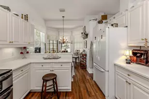 553 Fallbrook Dr, Venice, FL 34292 - Photo 13