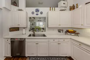 553 Fallbrook Dr, Venice, FL 34292 - Photo 29