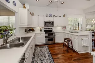 553 Fallbrook Dr, Venice, FL 34292 - Photo 11