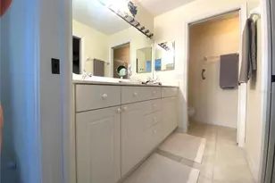 801 Gondola Park Dr, Venice, FL 34292 - Photo 11