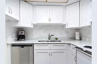 200 Park Boulevard N #103, Venice, FL 34285 - Photo 9