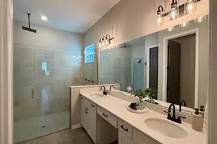 17577 Santorini Ct, Venice, FL 34293 - Photo 13