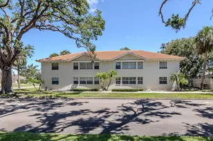 528 W Venice Ave, Venice, FL 34285 - Photo 1