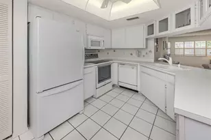 528 W Venice Ave, Venice, FL 34285 - Photo 9