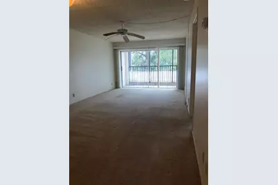 512 W Venice Avenue #205, Venice, FL 34285 - Photo 7