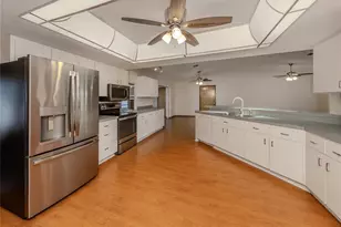 976 Euclid Rd, Venice, FL 34293 - Photo 9