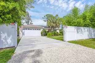 2445 Apache St, Sarasota, FL 34231 - Photo 1